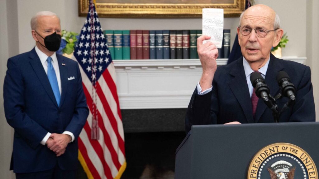 Juez Breyer se retira de la Corte Suprema de Estados Unidos