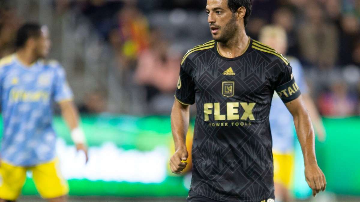 Carlos Vela extiende su estancia con el LAFC hasta el 2023