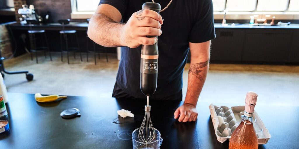 Kitchen Wand de Black+Decker es la navaja suiza para cocinar