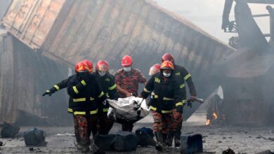 Al menos 49 muertos en un incendio en un depósito de contenedores en Bangladés