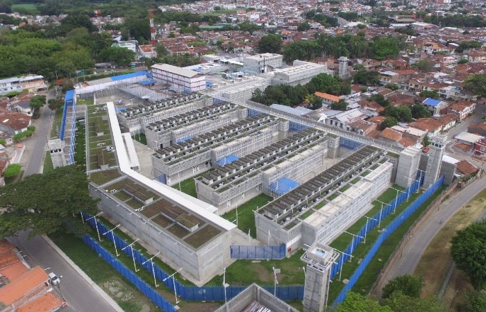 Al menos 51 presos muertos por incendio durante un motín en una cárcel de Colombia