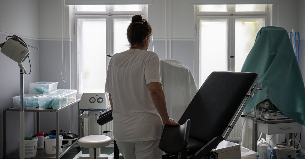 Alemania pone fin a una ley de aborto de la era nazi que criminalizaba a los médicos