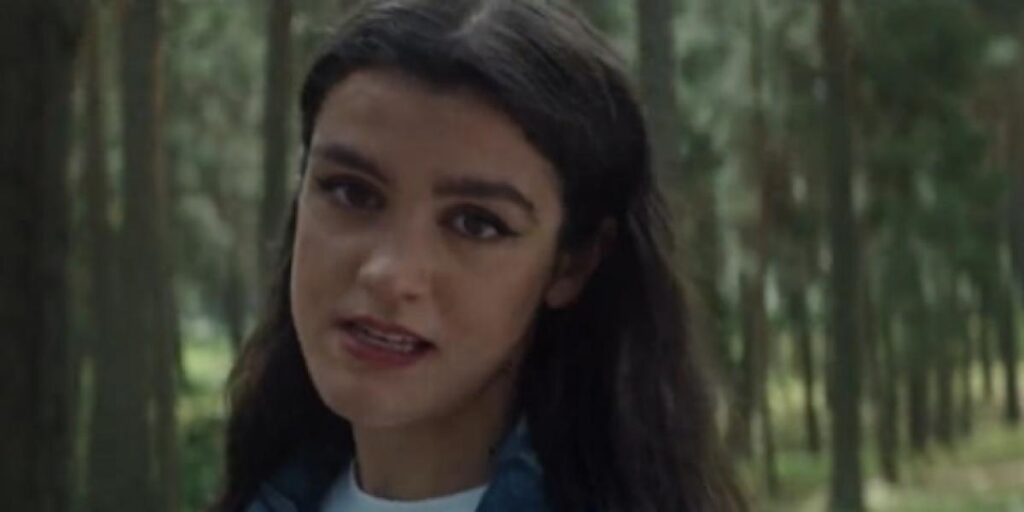 Amaia Romero, 'atropellada' en la impactante campaña de la DGT