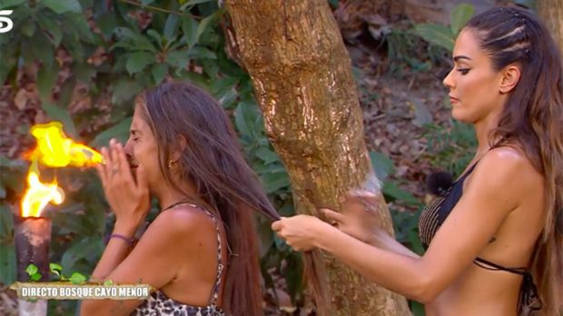 Anabel Pantoja se corta el pelo en 'Supervivientes' entre lágrimas / Telecinco