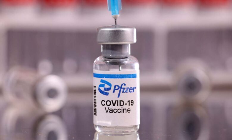 Anuncia Pfizer pruebas de vacuna antiCOVID de amplio espectro