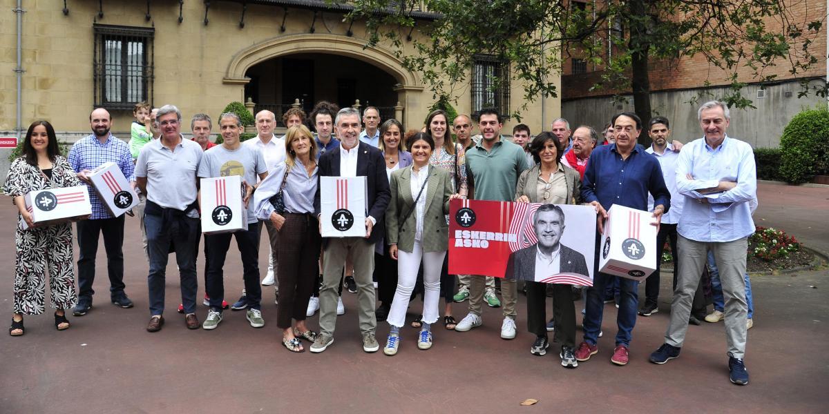 Arechabaleta entrega 3.304 avales para convertirse en candidato