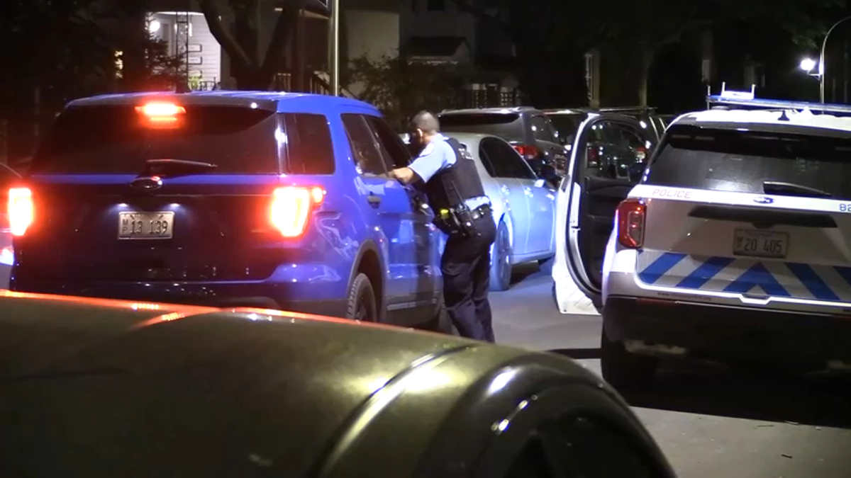 Arrestan a hombre que habría cometido serie de robos con un machete en el noroeste de Chicago