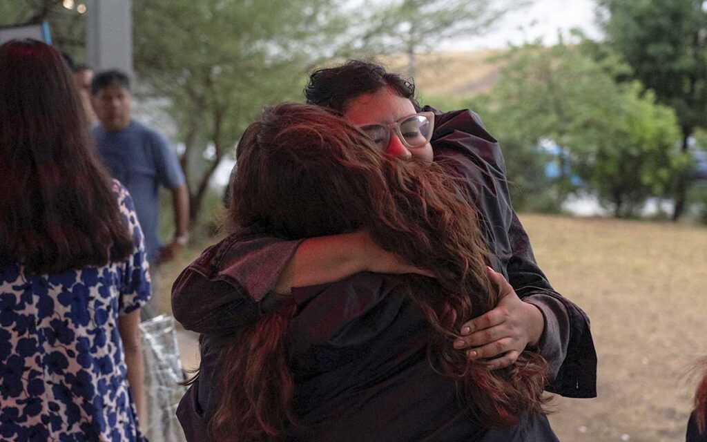 Ascienden a 27 los migrantes mexicanos muertos en tráiler de Texas; hay tres hospitalizados en estado crítico