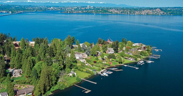 Así es Medina, la exclusiva ciudad en la que Jeff Bezos y Bill Gates eligieron vivir: qué la hace tan especial