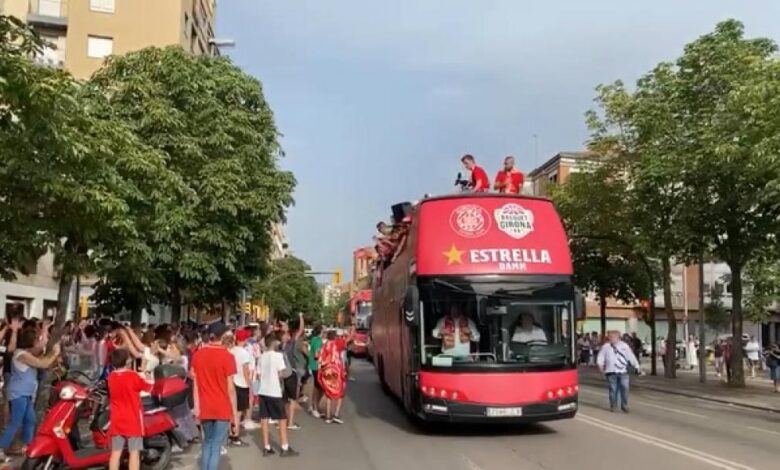 Así está siendo la rúa del Girona para celebrar el ascenso a Primera