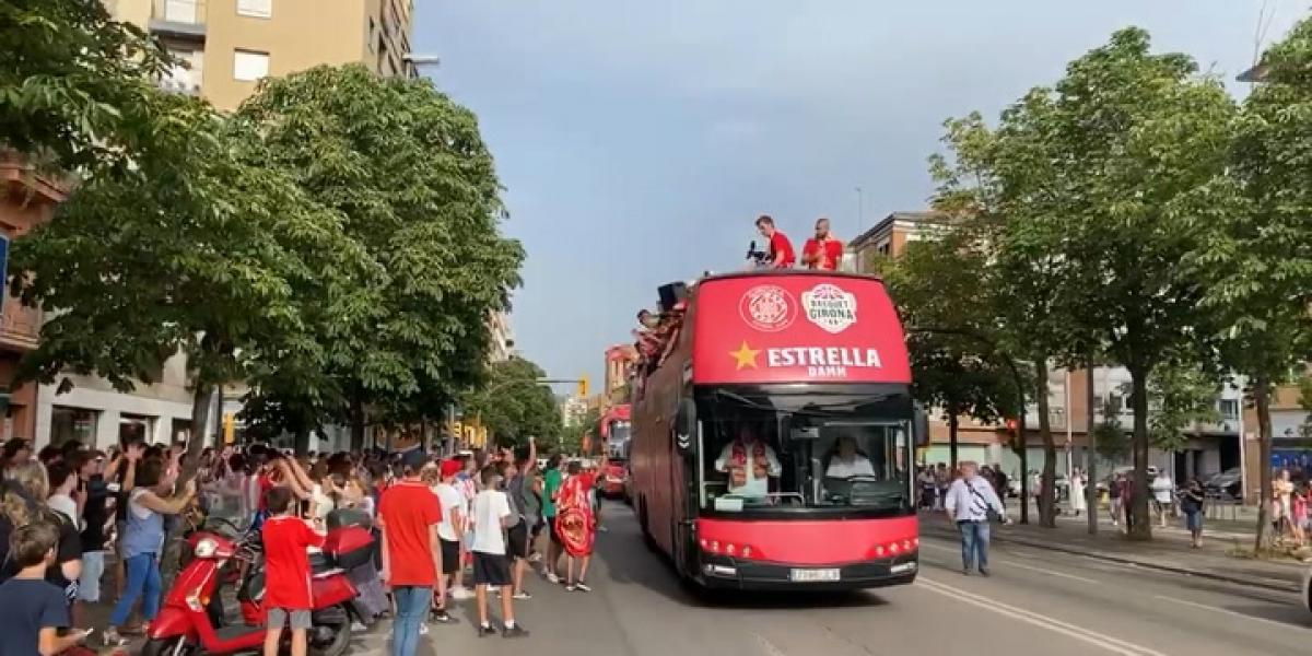 Así está siendo la rúa del Girona para celebrar el ascenso a Primera
