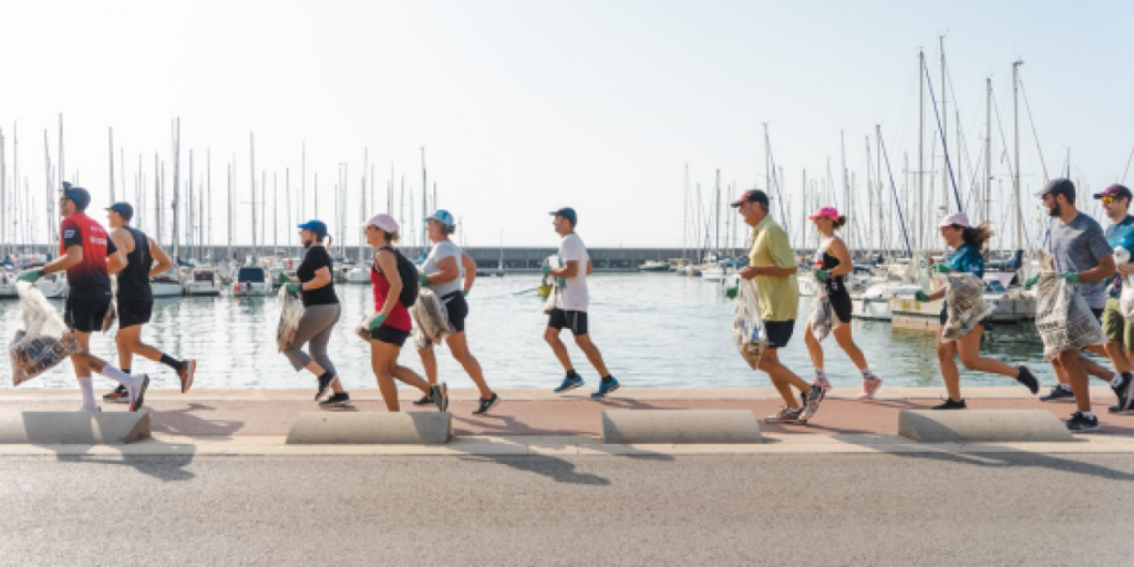 Así fue el primer plogging simultáneo en Londres, Dormund, Calgary y Badalona