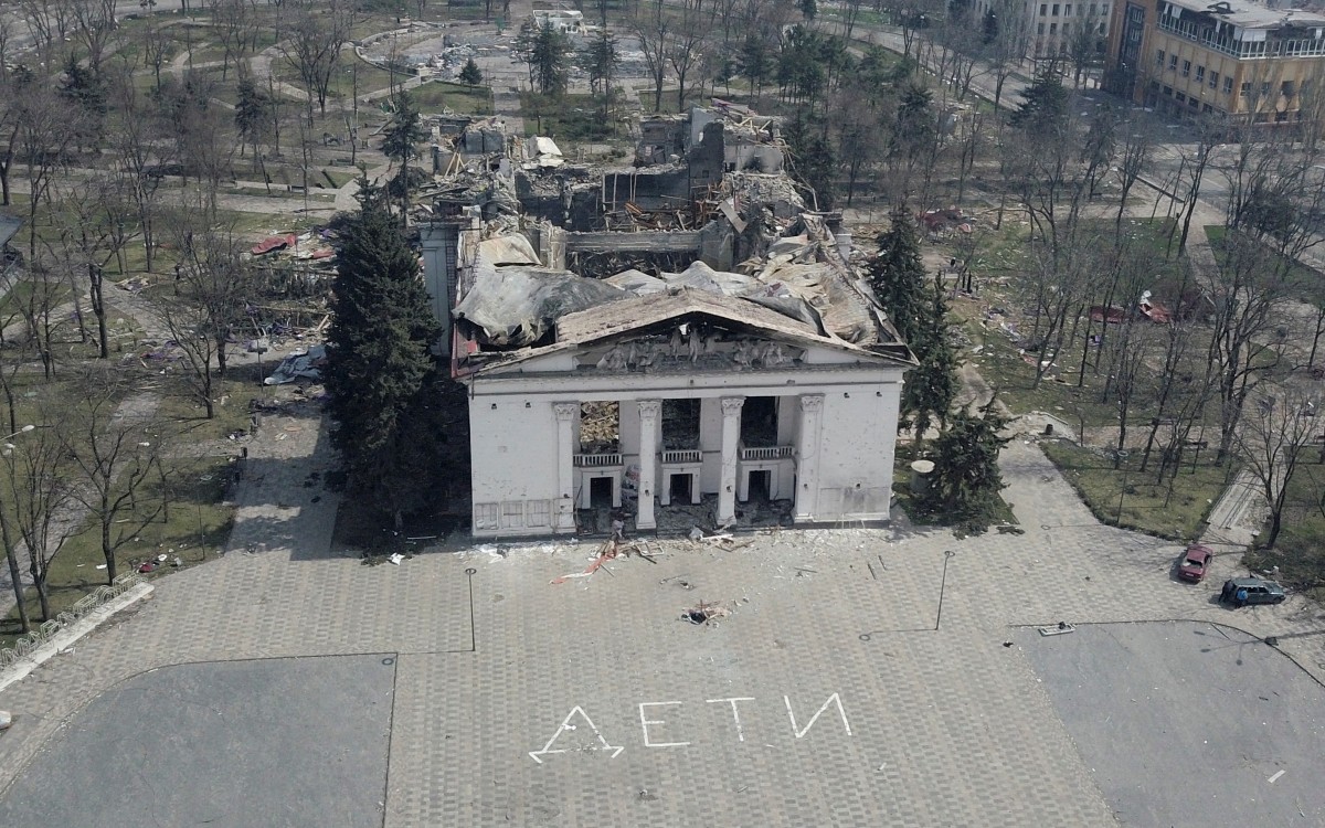 Ataque ruso contra teatro de Mariúpol fue ‘un claro crimen de guerra’: Amnistía Internacional