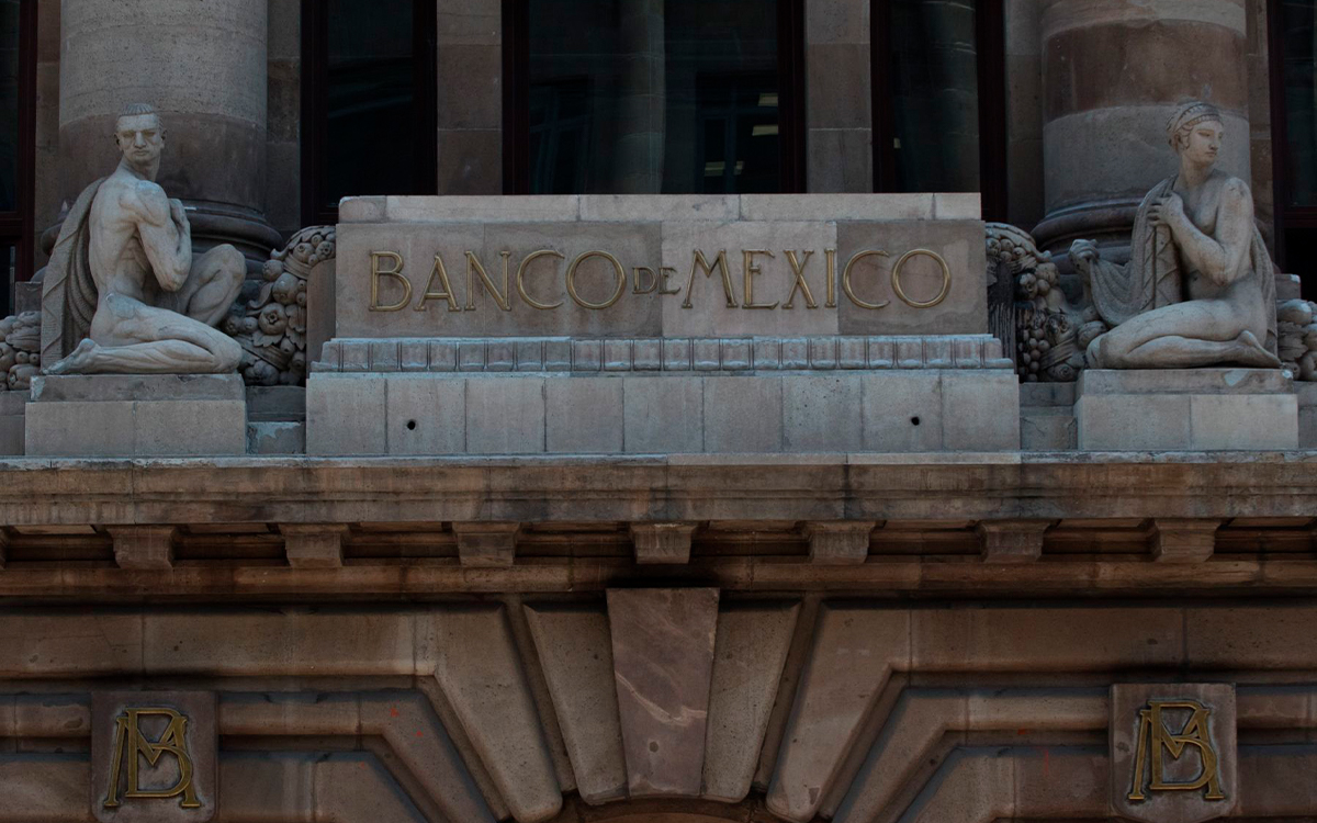 Banxico ajusta a la baja pronóstico de crecimiento y lo ubica en 2.2%