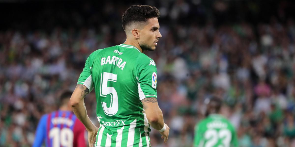 Bartra: "El vestuario del Betis es una pasada y en parte gracias a Joaquín"
