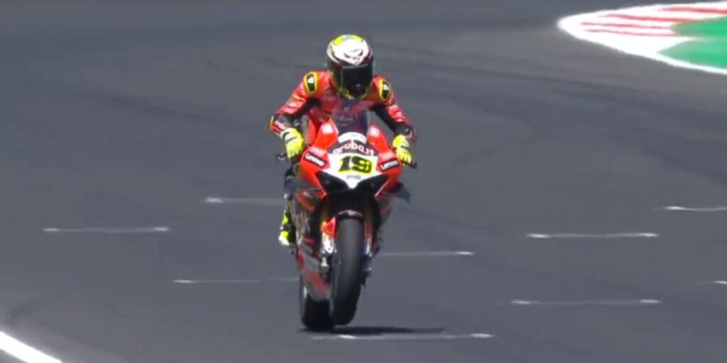 Bautista gana la carrera 1 de Misano y consolida su liderato