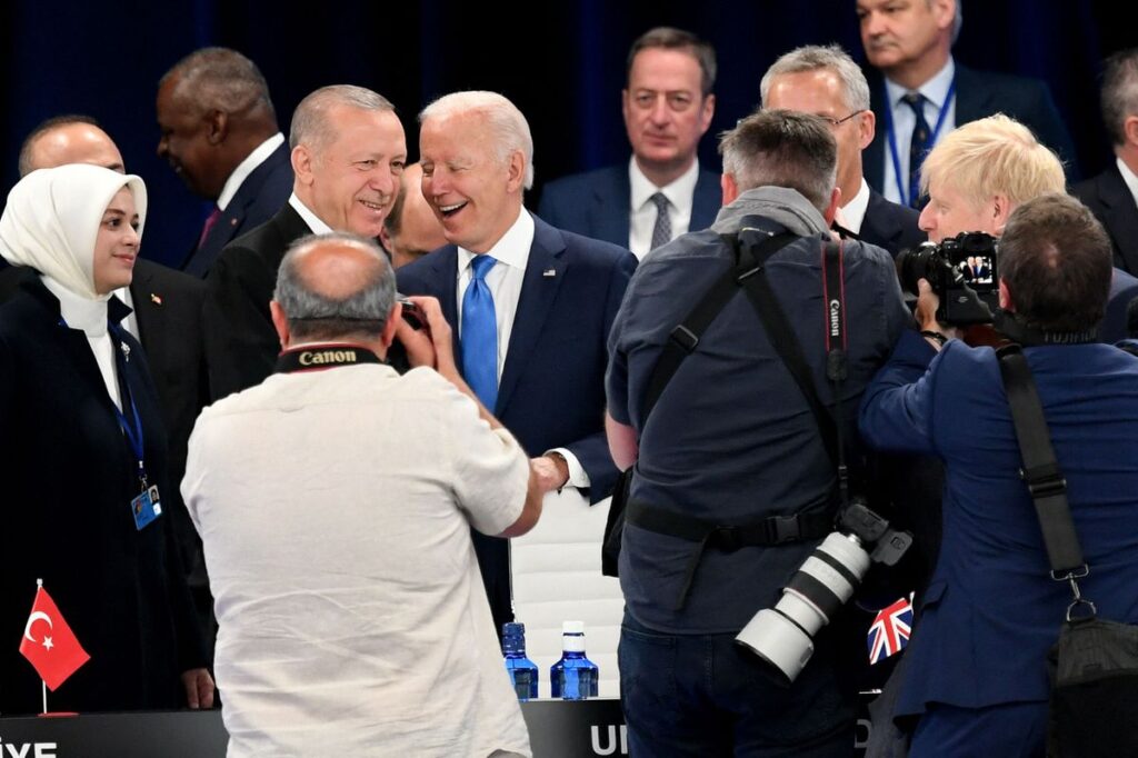 Biden anuncia un refuerzo en el despliegue militar de EE UU en Europa