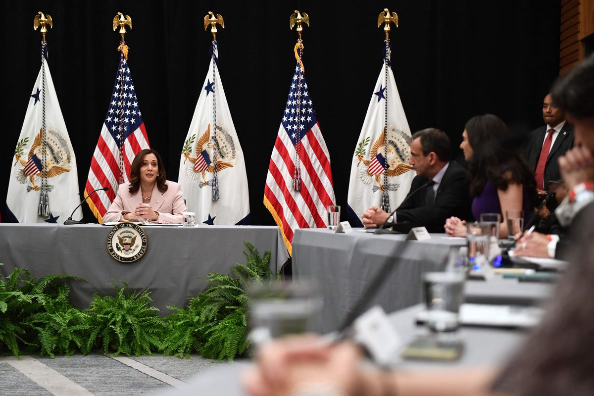 Biden propone reforzar la cooperación económica en toda América para contener la inmigración