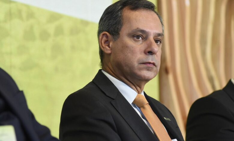 Bolsonaro impulsa la caída del tercer presidente de Petrobras para frenar el alza de precios y la inflación