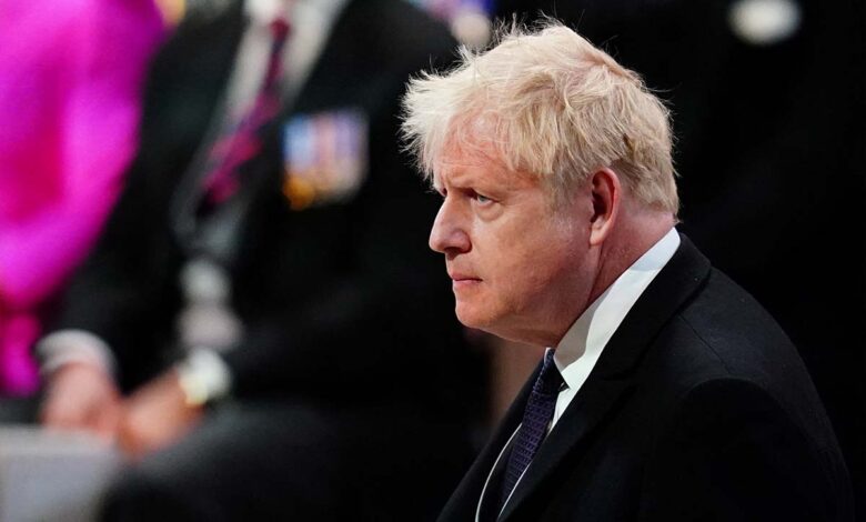 Boris Johnson es recibido con abucheos en jubileo de la Reina Isabel II