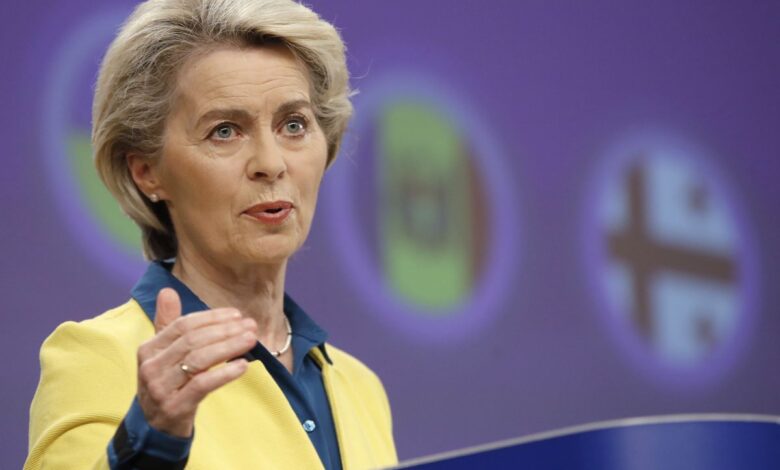 Bruselas acepta la candidatura de Ucrania a la UE pero exige grandes reformas democráticas a Zelenski