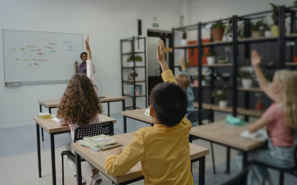 Buenos Aires sancionará el lenguaje inclusivo en las aulas porque es 'un obstáculo en la comprensión'