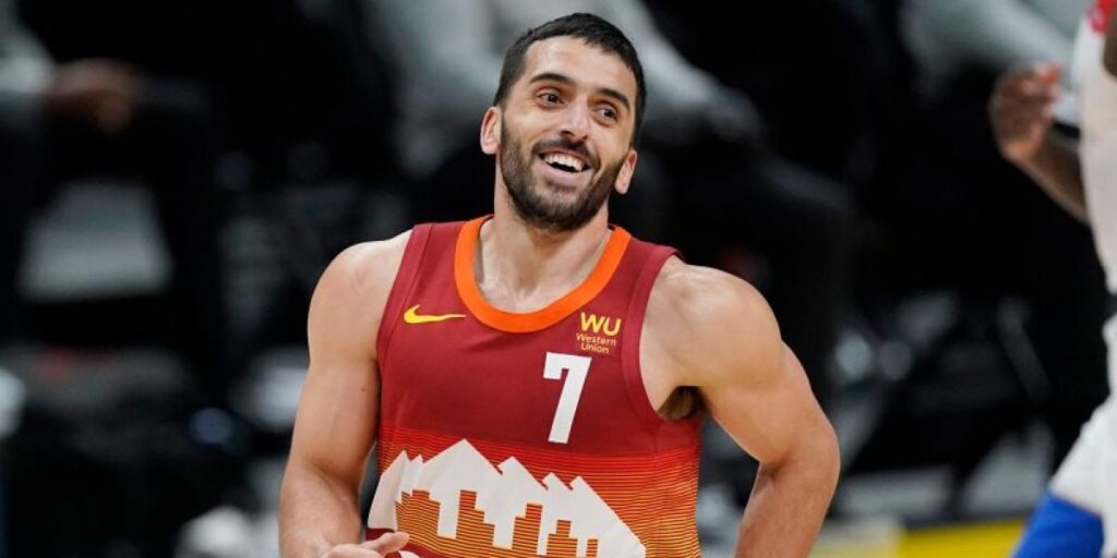 Campazzo: "Estoy contento de volver a vestir la camiseta de la selección"