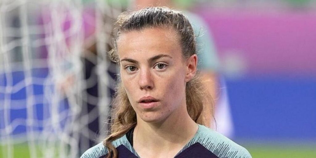 Candela Andújar anuncia su retirada con solo 22 años