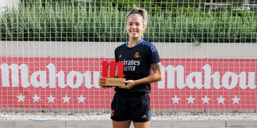 Claudia Zornoza, elegida como la mejor jugadora de la temporada del Real Madrid