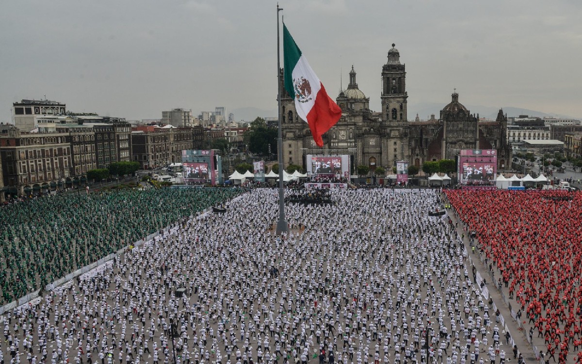 Con más de 14 mil personas, CDMX rompe récord Guinness con clase masiva de box | Video