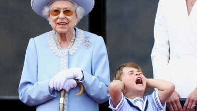 Con muecas y bostezos, el príncipe Luis roba la atención del jubileo de la Reina Isabel II en Londres | Video