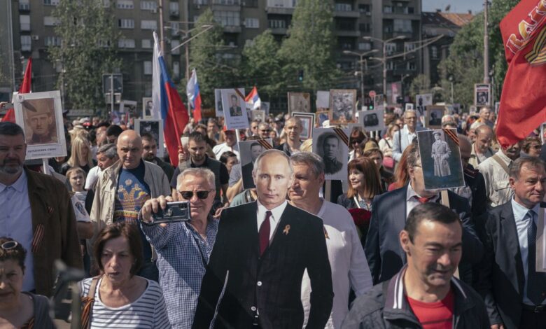 Condena sin sanciones: el difícil equilibrio de Serbia entre la UE y Rusia ante la invasión de Ucrania