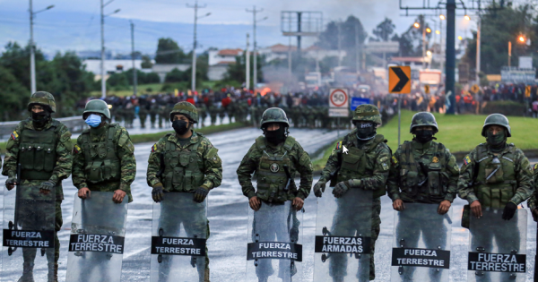 Crisis en Ecuador: la producción petrolera se redujo a la mitad