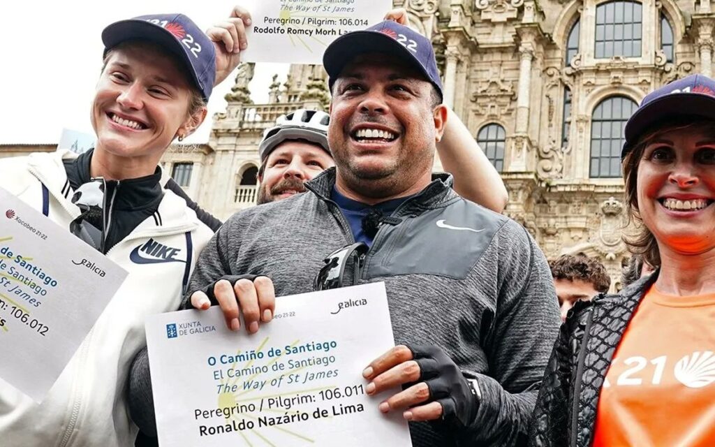Cumple Ronaldo Nazario su peregrinaje por el Camino de Santiago | Video