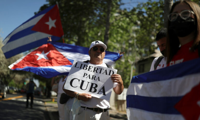 Dan hasta 25 años de cárcel a manifestantes por protestas de 2021 en Cuba
