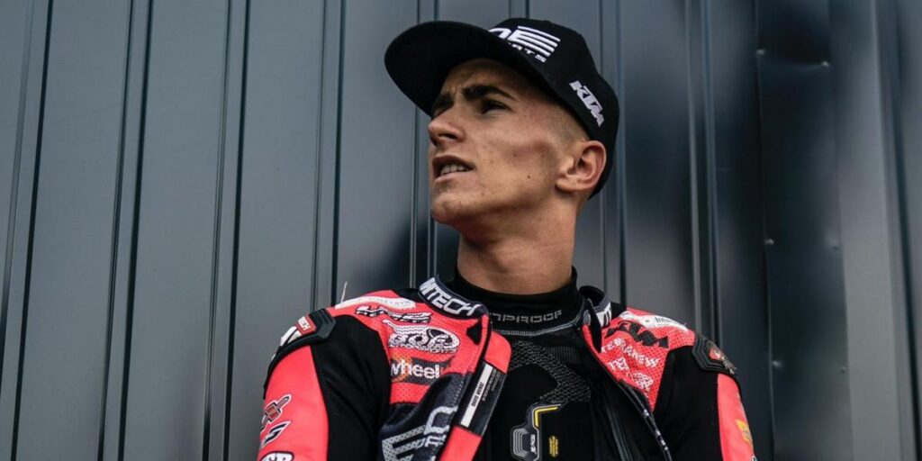 David Muñoz lidera su primera sesión de entrenamientos