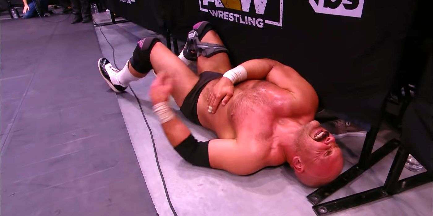 Dax Harwood de FTR dice que se separó el hombro durante la puerta prohibida