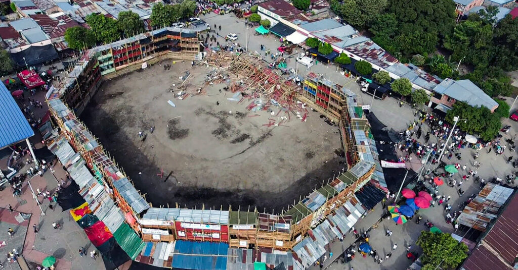 Derrumbe de caseta de corrida de toros en Colombia deja al menos 6 muertos