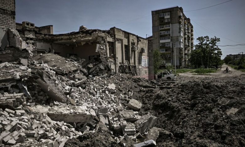 Destruir documentos y trasladar ordenadores: así es el plan de huida de los alcaldes del frente más activo en la guerra de Ucrania