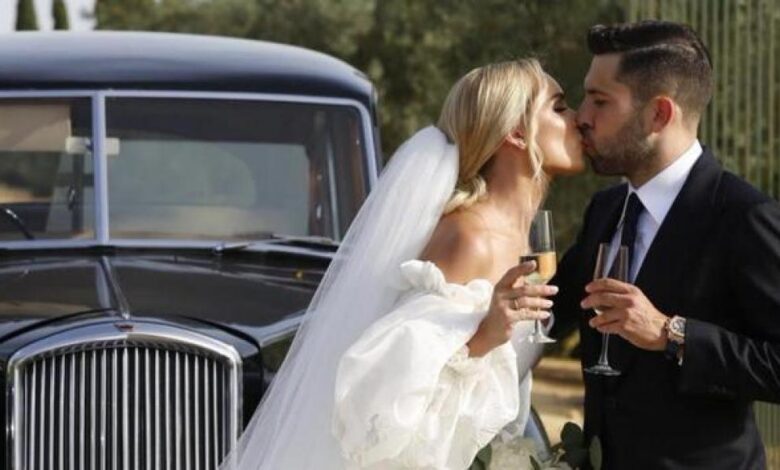 Desvelado otro de los vestidos que lució Romarey Ventura en su boda con Jordi Alba