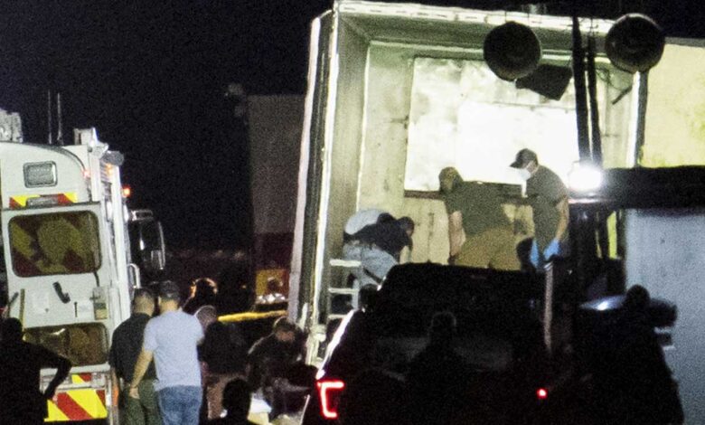 EU abre investigación federal por muerte de 50 migrantes dentro de tráiler en Texas