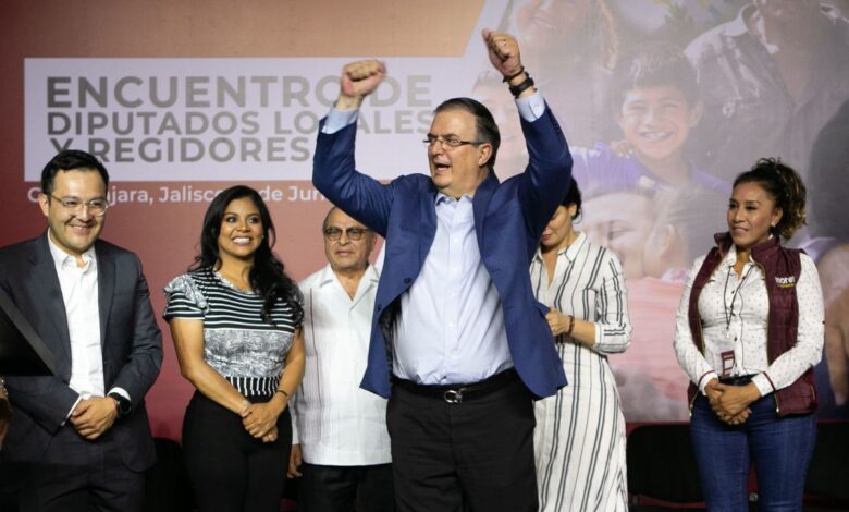 Ebrard se lanza de lleno a la campaña de Morena y conforma un equipo para “ganar la encuesta”