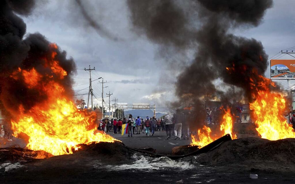 Ecuador amplía el estado de excepción de tres a seis provincias ante protestas indígenas
