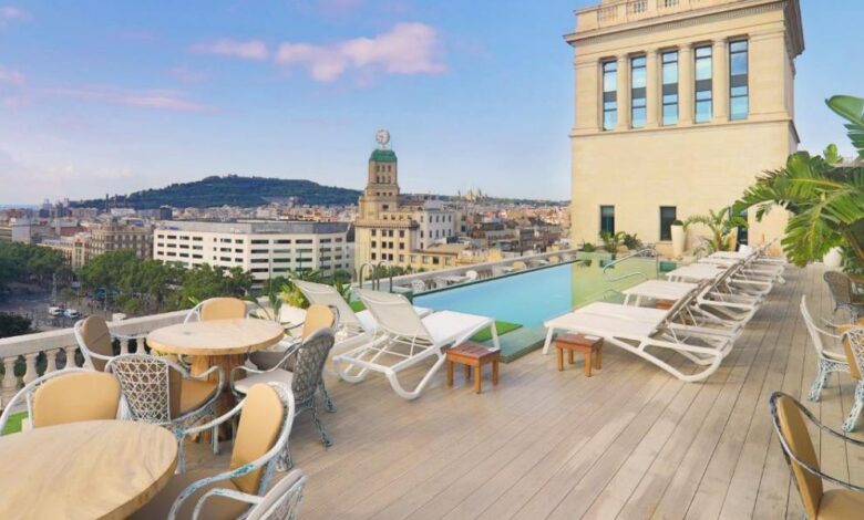 El 'SkyBar' de Plaza Catalunya, un oasis en el centro de Barcelona