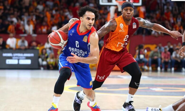 El Anadolu Efes anuncia la renovación de Shane Larkin
