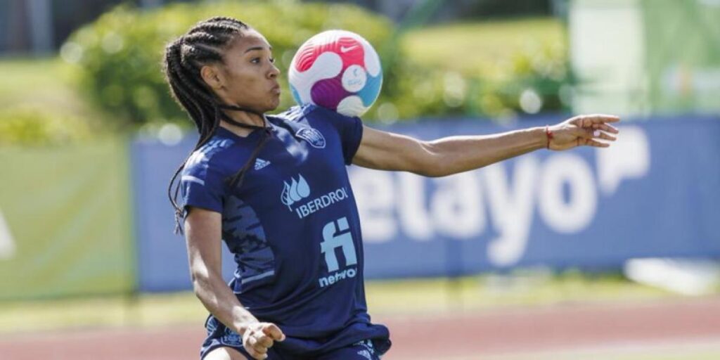 El Barça desmiente el fichaje inminente de Salma Paralluelo
