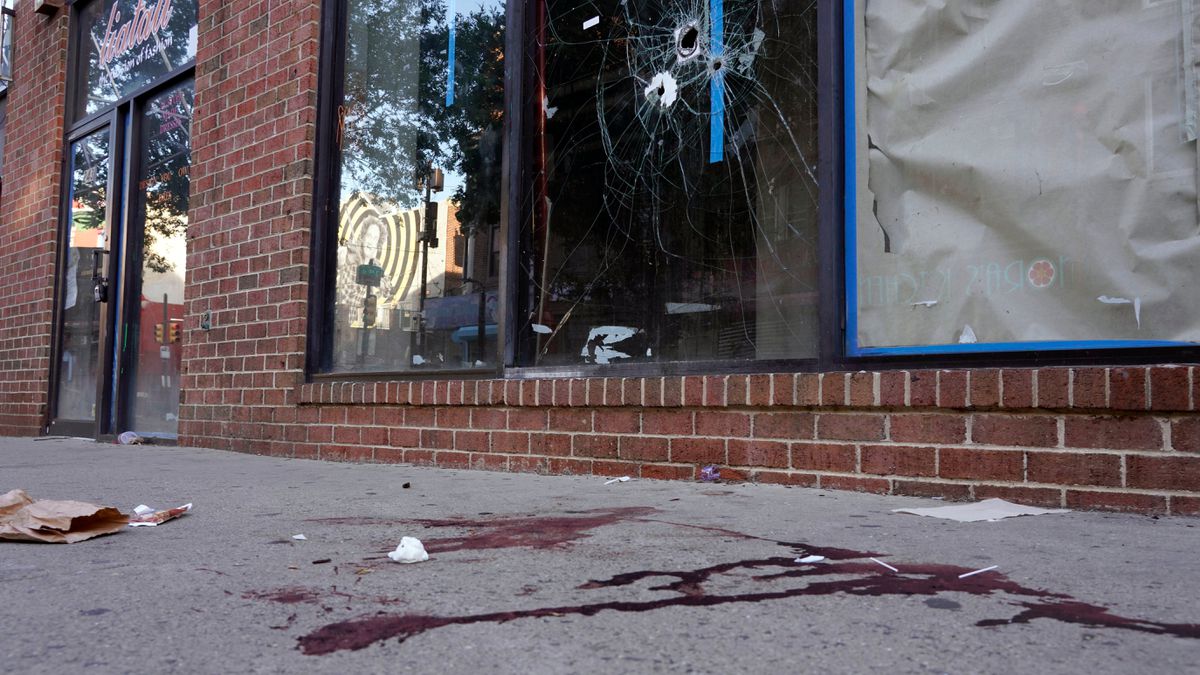 El Estado de Nueva York eleva la edad legal para comprar armas semiautomáticas