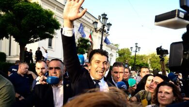 El Gobierno de Bulgaria cae tras solo seis meses en el poder al perder una moción de censura