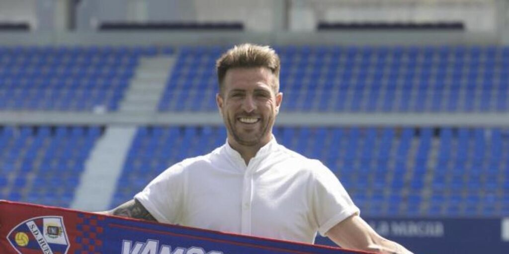 El Huesca rescinde el contrato a Buffarini