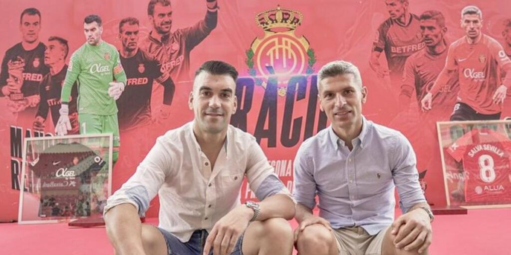 El Mallorca homenajea a Salva Sevilla y Reina, dos leyendas que dicen adiós